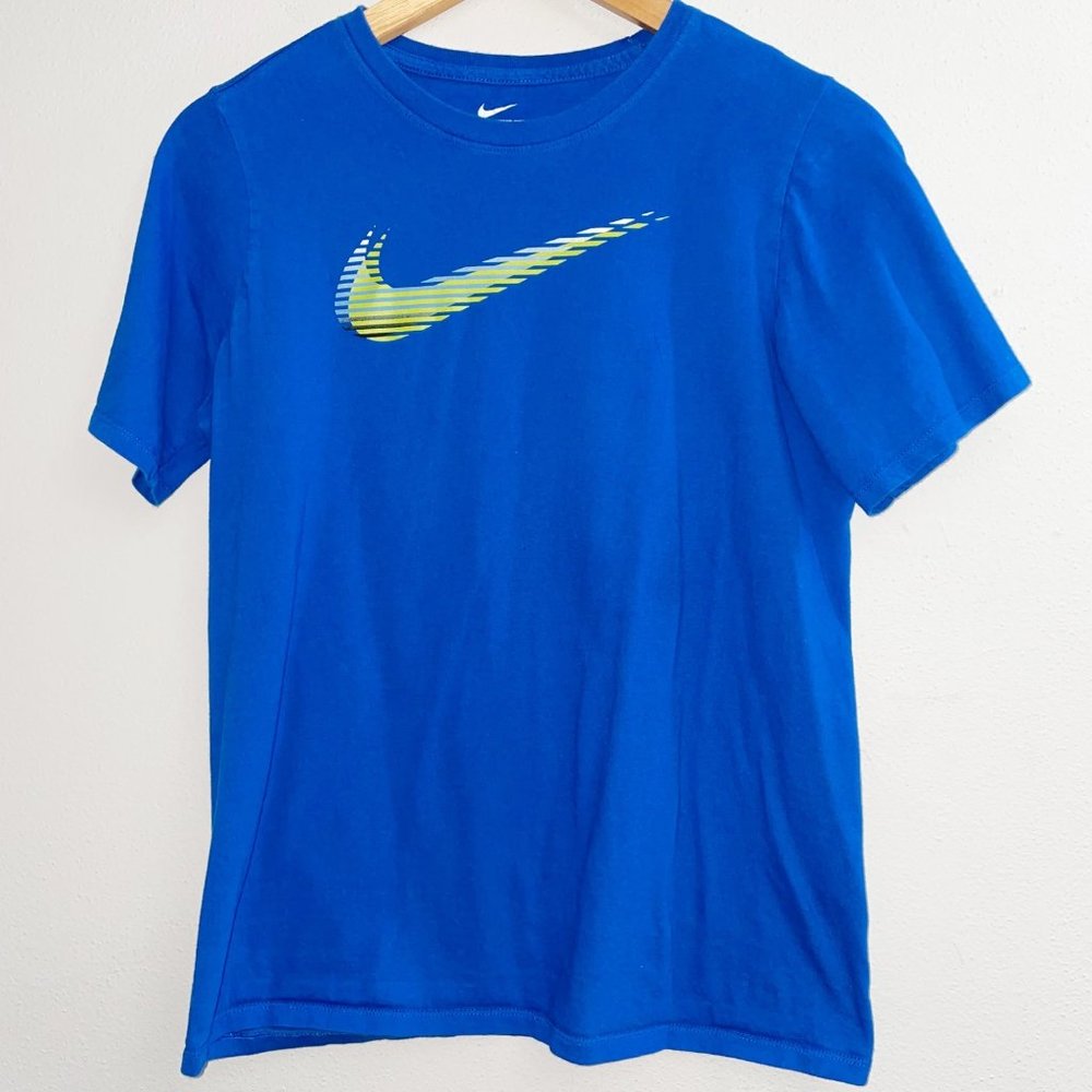 Nike Athletic Cut Tshirt - Size Youth XL - Picture 1 of 5
